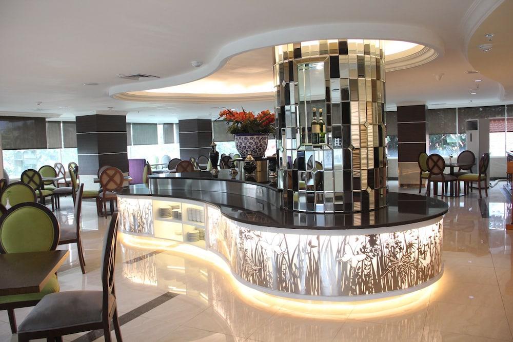 Treva International Hotel Jakarta Kültér fotó