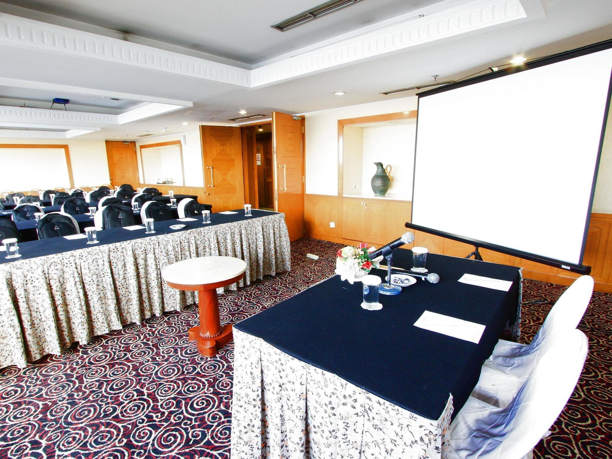 Treva International Hotel Jakarta Kültér fotó