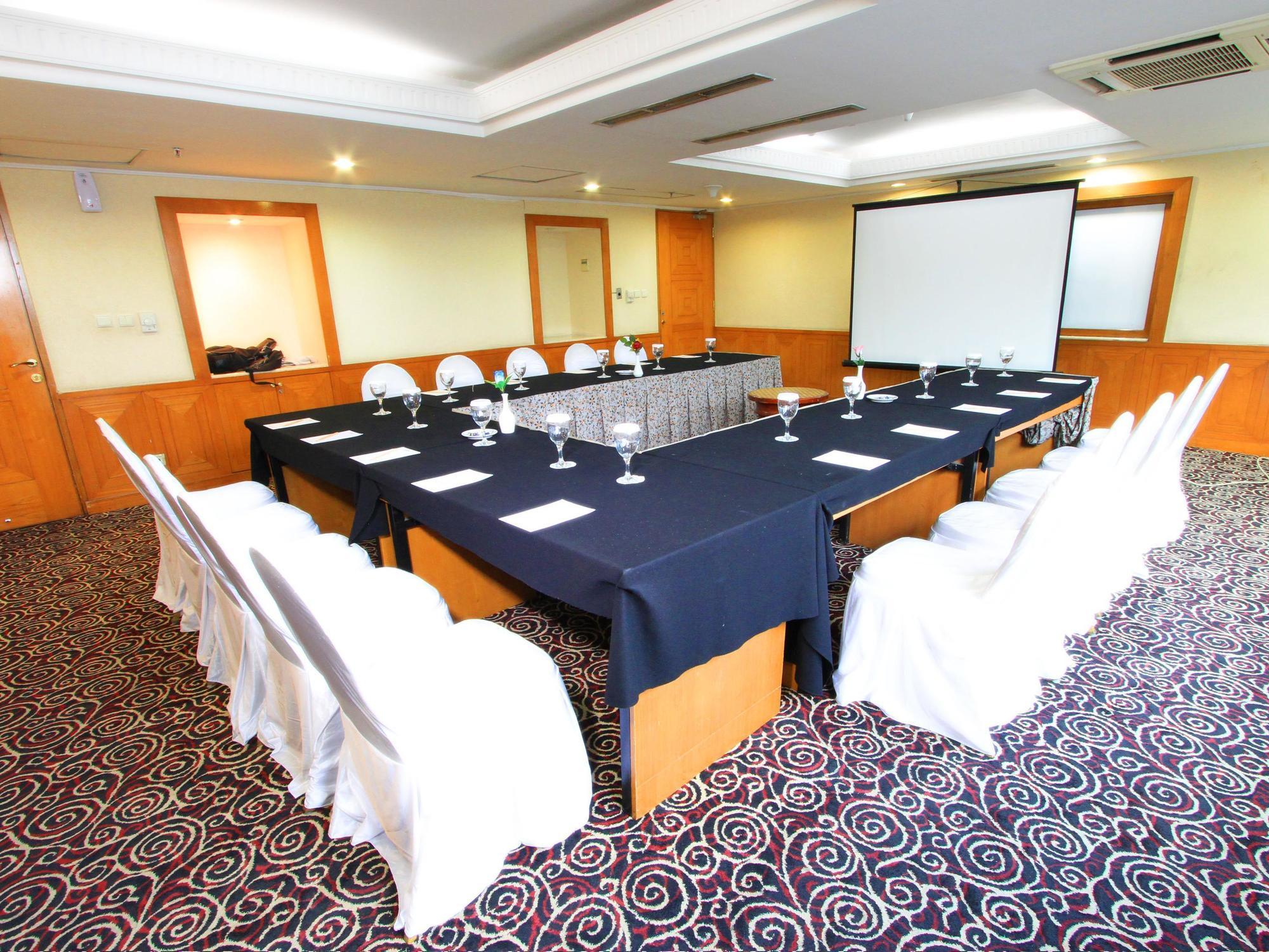 Treva International Hotel Jakarta Kültér fotó