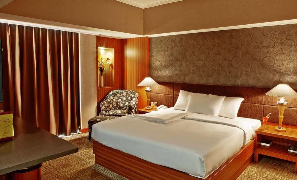 Treva International Hotel Jakarta Kültér fotó
